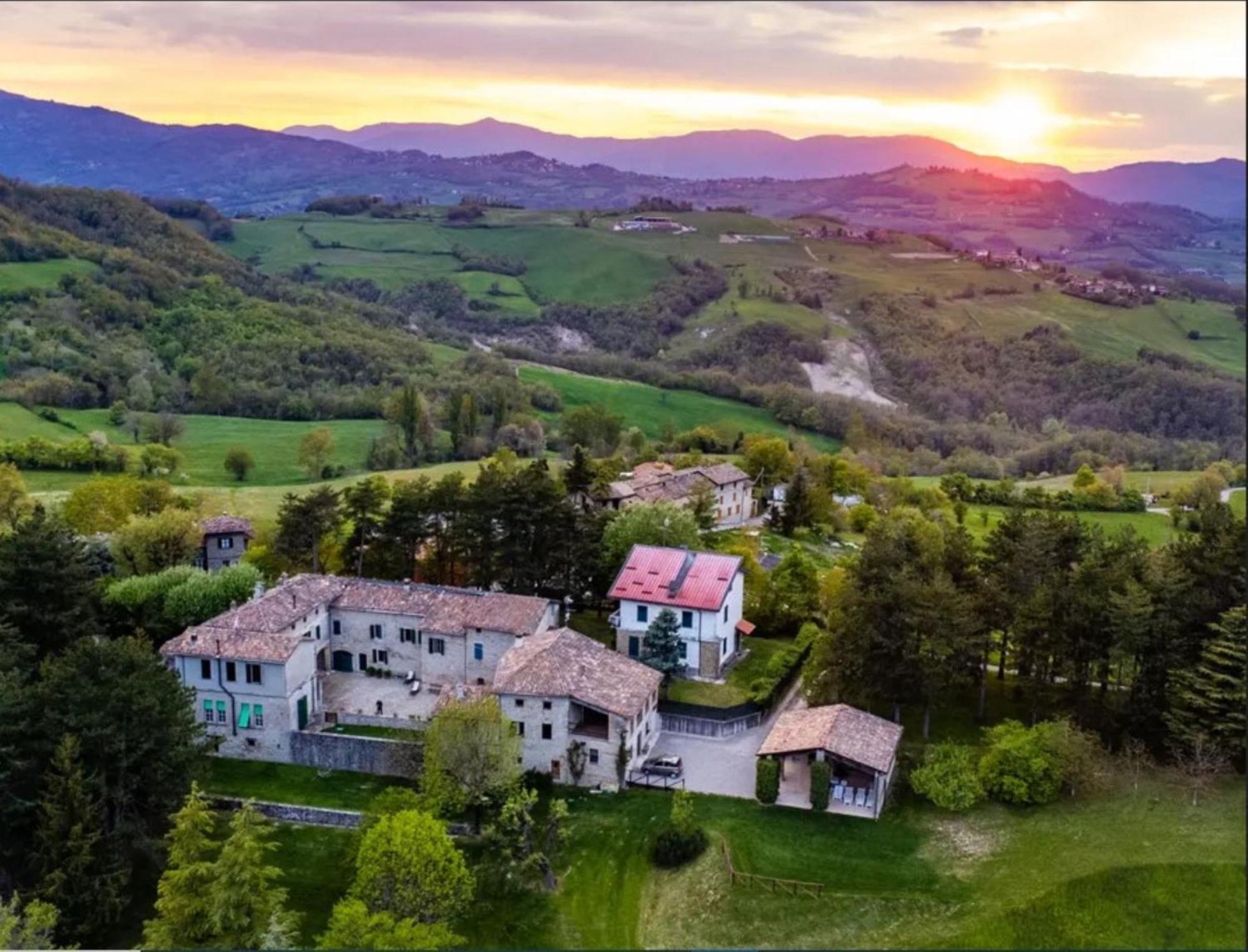 La Corte Bonomini Bed & Breakfast Neviano degli Arduini ภายนอก รูปภาพ